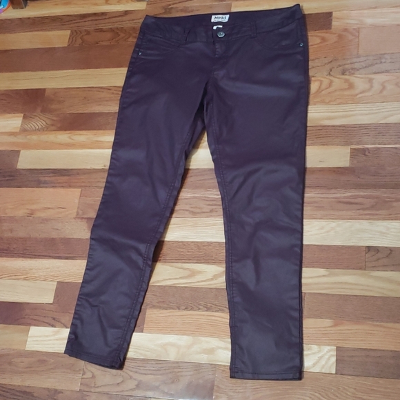 Mudd juniors Jeans pants size 13 leathery finish - Picture 3 of 5